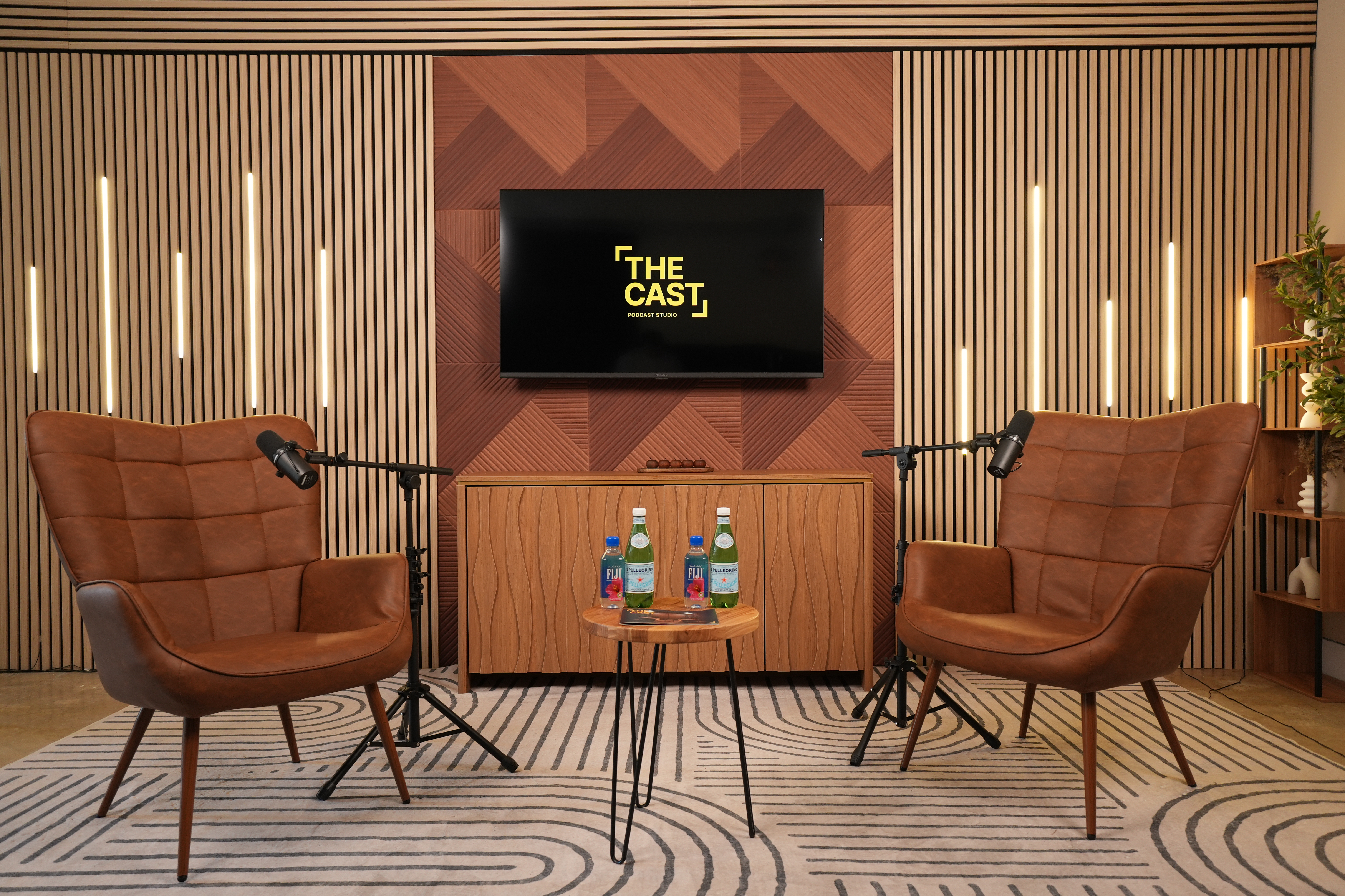 THE CAST Studio hero